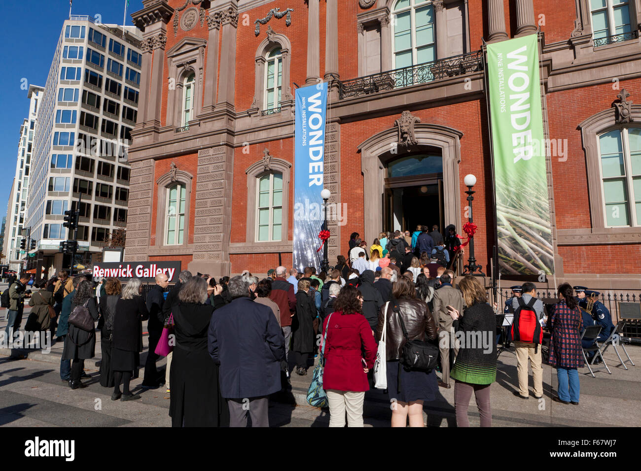 Washington DC, Stati Uniti d'America. 13 Novembre, 2015. Lo Smithsonian American Art Museum di Renwick Gallery, un National Historic landmark building in Washington, DC, riaperto al pubblico dopo due anni, un importante intervento di restauro. Credito: B Christopher/Alamy Live News Foto Stock