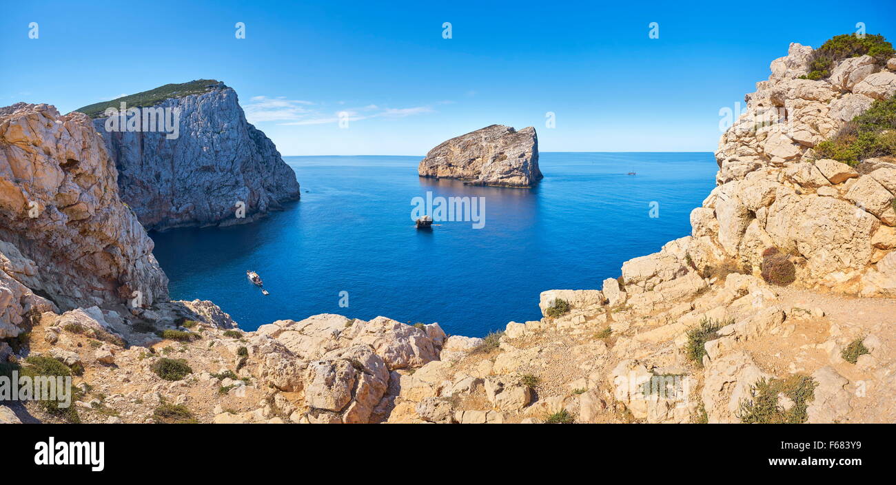 La linea costiera di Porto Conte Parco Nazionale, Alghero, Sardegna, Italia Foto Stock