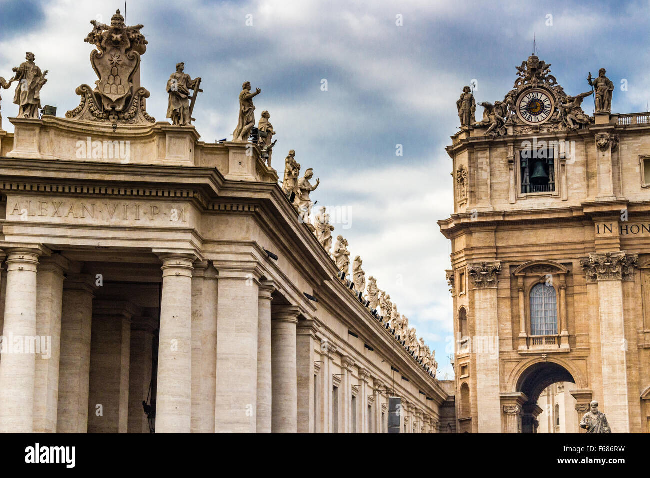 Piazza San Pietro nella Città del Vaticano: ARCHITETTURA Dettagli Foto Stock