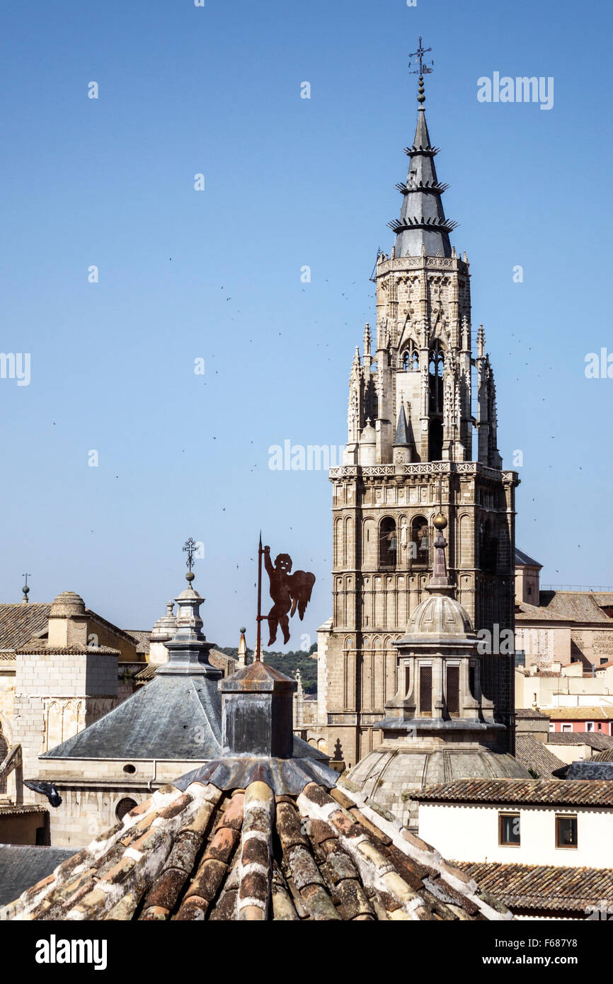 Toledo Spagna,Europa,Spagnolo,Sito Patrimonio Mondiale dell'Umanita' Ispanico,centro storico,tetti,campanile,campanile,Cattedrale Primate di Santa Maria di Toledo,Catedra Foto Stock