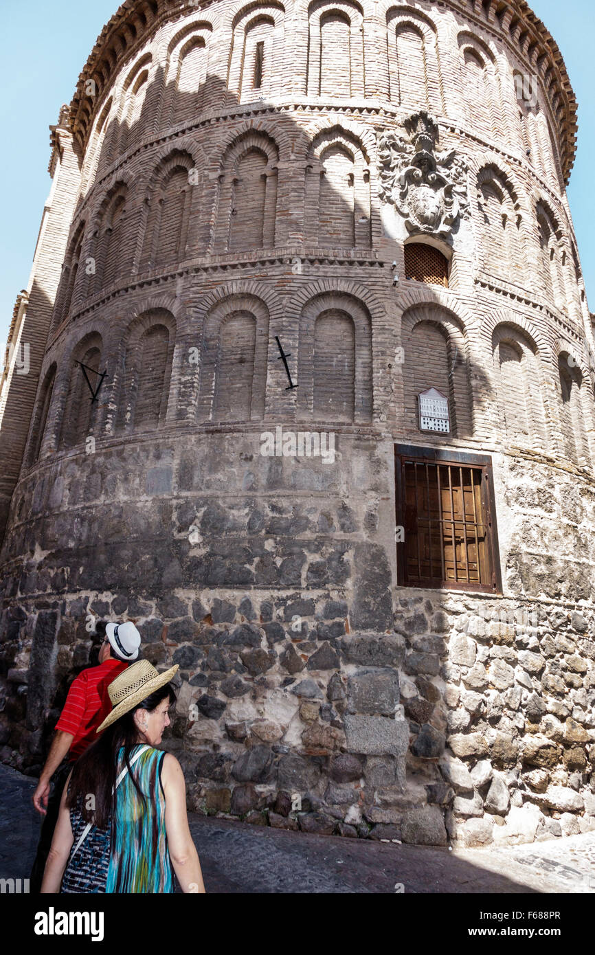 Toledo Spagna,Europa,Spagnolo,Sito Patrimonio Mondiale dell'Umanita' Ispanico,Circolo de Arte Toledo,museo d'arte,edificio,esterno,facciata,abside,torre Mudejar,archi doppi,m Foto Stock