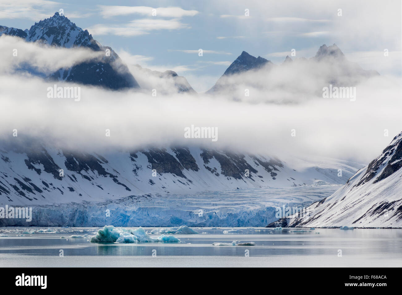 Magdalenenfjord, vista sui bracci di origine glaciale, Svalbard Spitzbergen, Norvegia, Europa Foto Stock