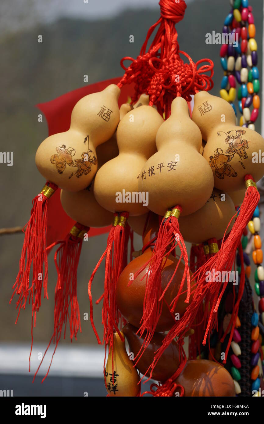 Feng Shui. Zucca Wu Lou (Wu Lu). Il simbolo della salute e della ricchezza. Qianshan National Park, Anshan, provincia di Liaoning, Cina Foto Stock