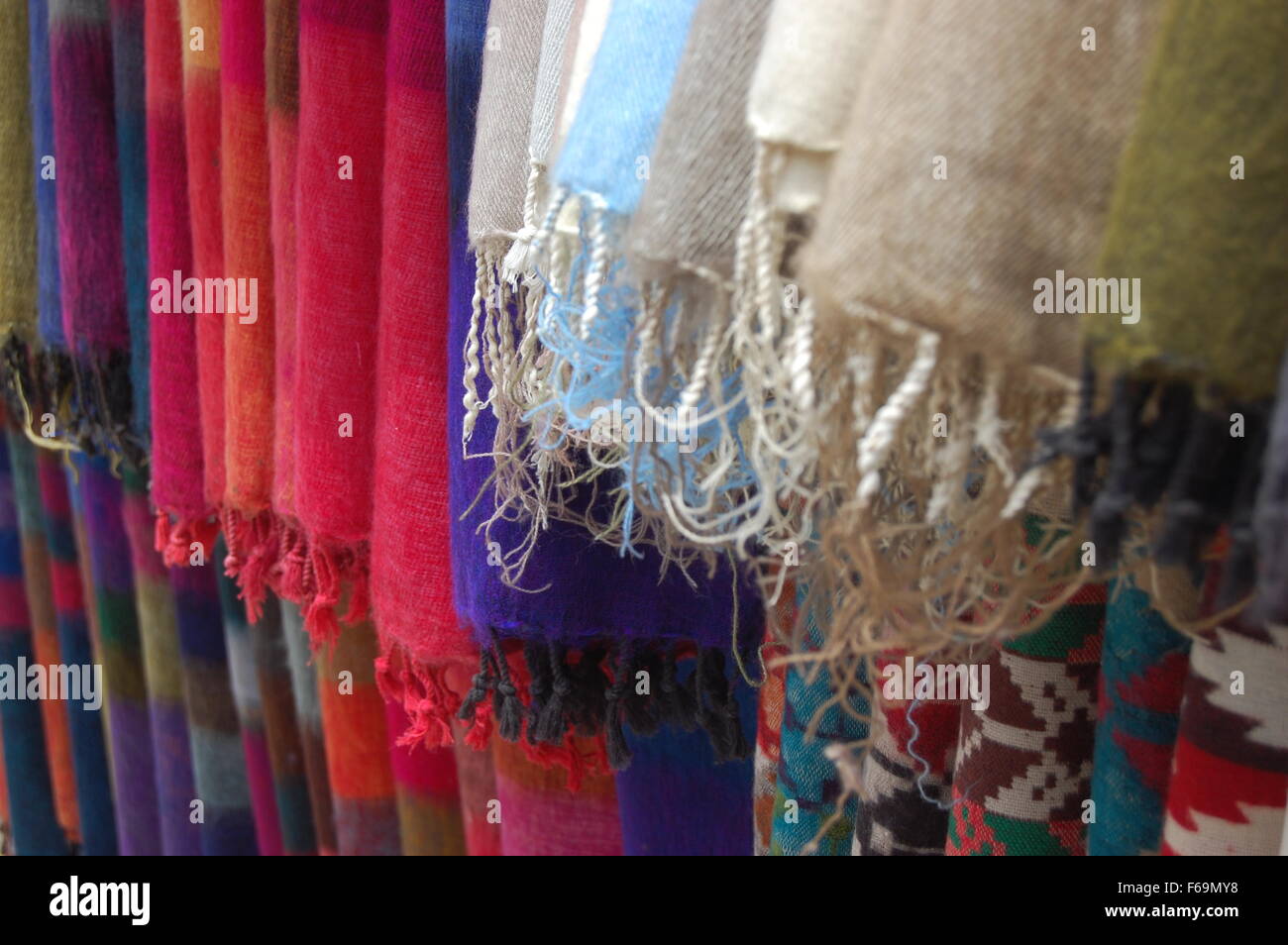 Sciarpe nepalese di Kathmandu Foto Stock