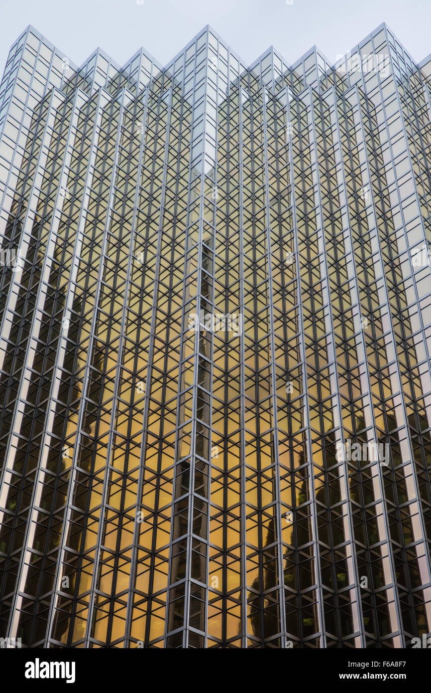 Un grattacielo in vetro a Toronto Foto Stock