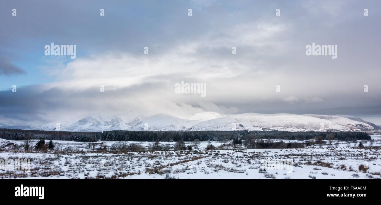 Neve caduta sul blencathra mountain range Foto Stock