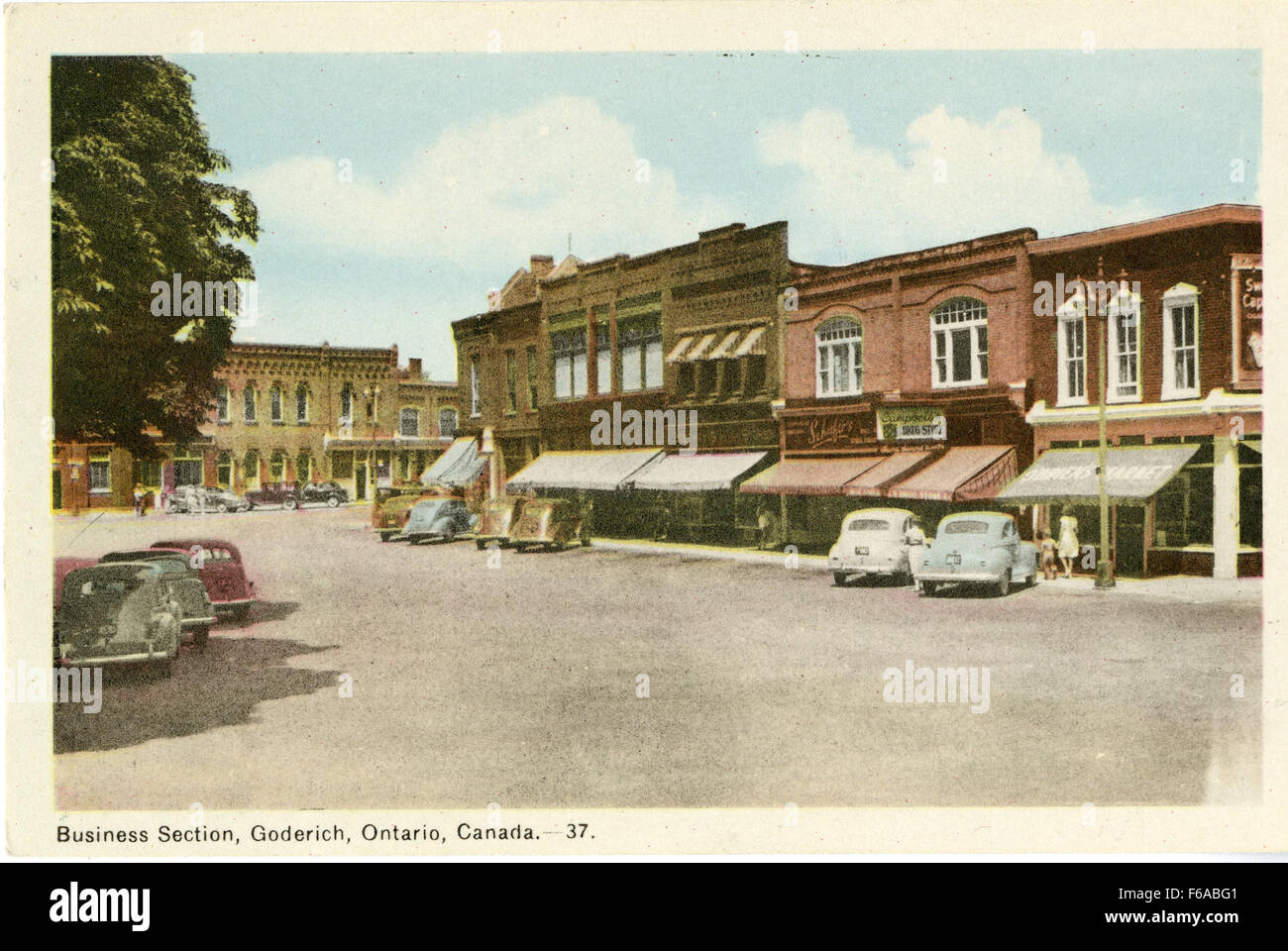 La zona commerciale di Goderich, Ontario, offre una vasta gamma di negozi e servizi tipici di una piccola città canadese. L'area è stata storicamente il cuore economico di Goderich. Foto Stock