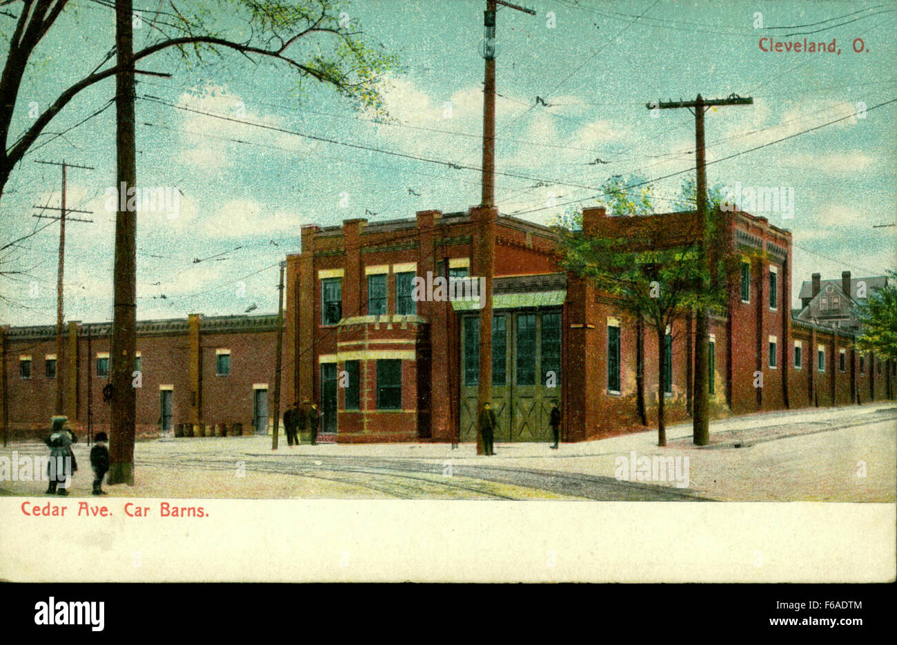 Una cartolina storica delle carrozze e dei garage di Cedar Avenue a Cleveland, Ohio, che mostra i magazzini utilizzati per i trasporti locali. Foto Stock