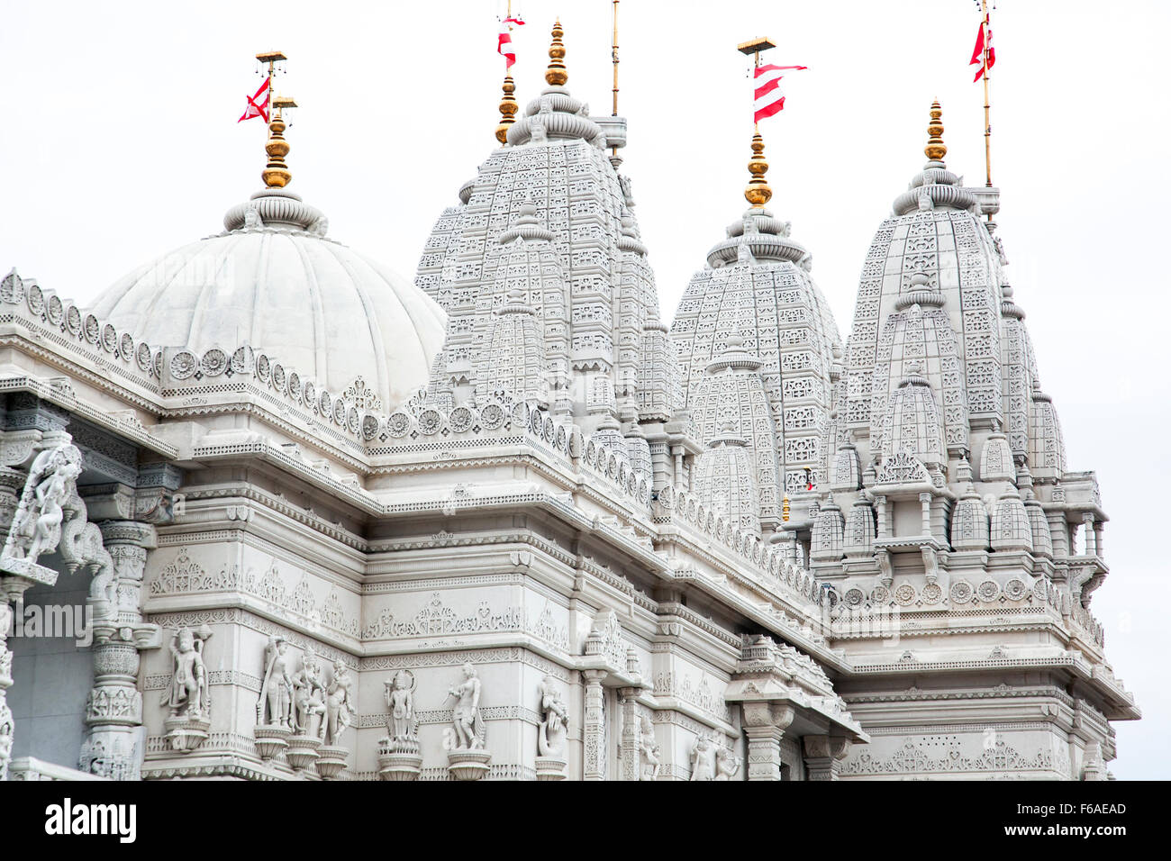 Dettaglio di BAPS Shri Swaminarayan Mandir (Neasden Tempio), Neasden, Brent, London, Regno Unito Foto Stock Dettaglio di BAPS Shri Swaminarayan Mandir (Neasden Tempio), Neasden, Brent, London, Regno Unito Foto Stock