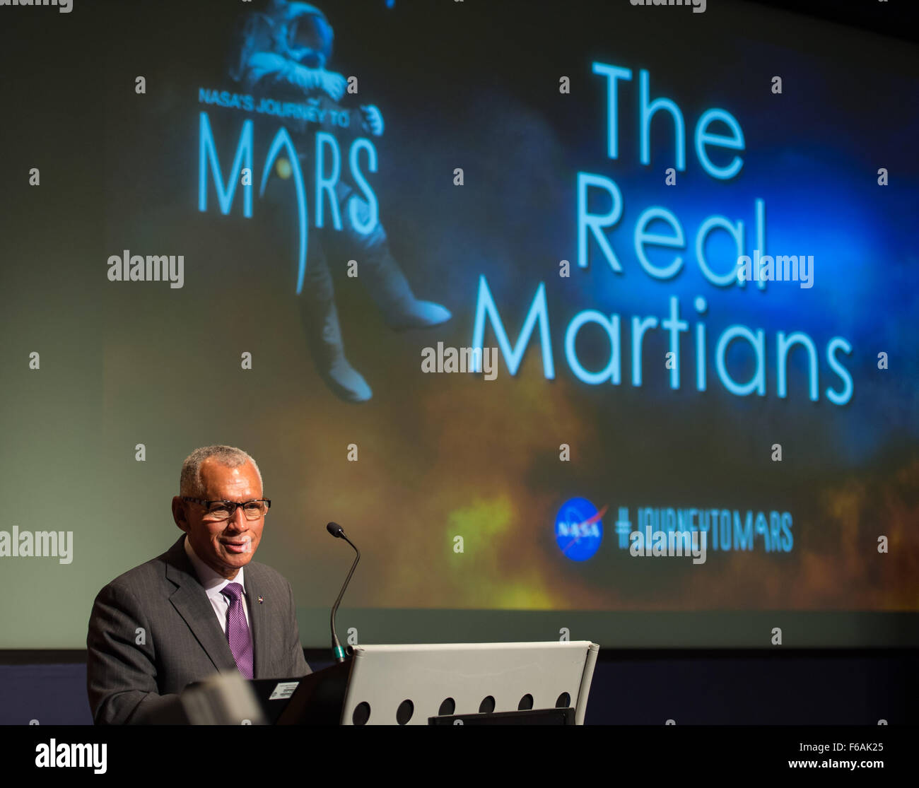 L'evento Real Martians presso il quartier generale della NASA ha riunito esperti per discutere le realtà delle missioni umane su Marte e le sfide dei viaggi spaziali di lunga durata, con approfondimenti sui piani di esplorazione di Marte della NASA. Foto Stock