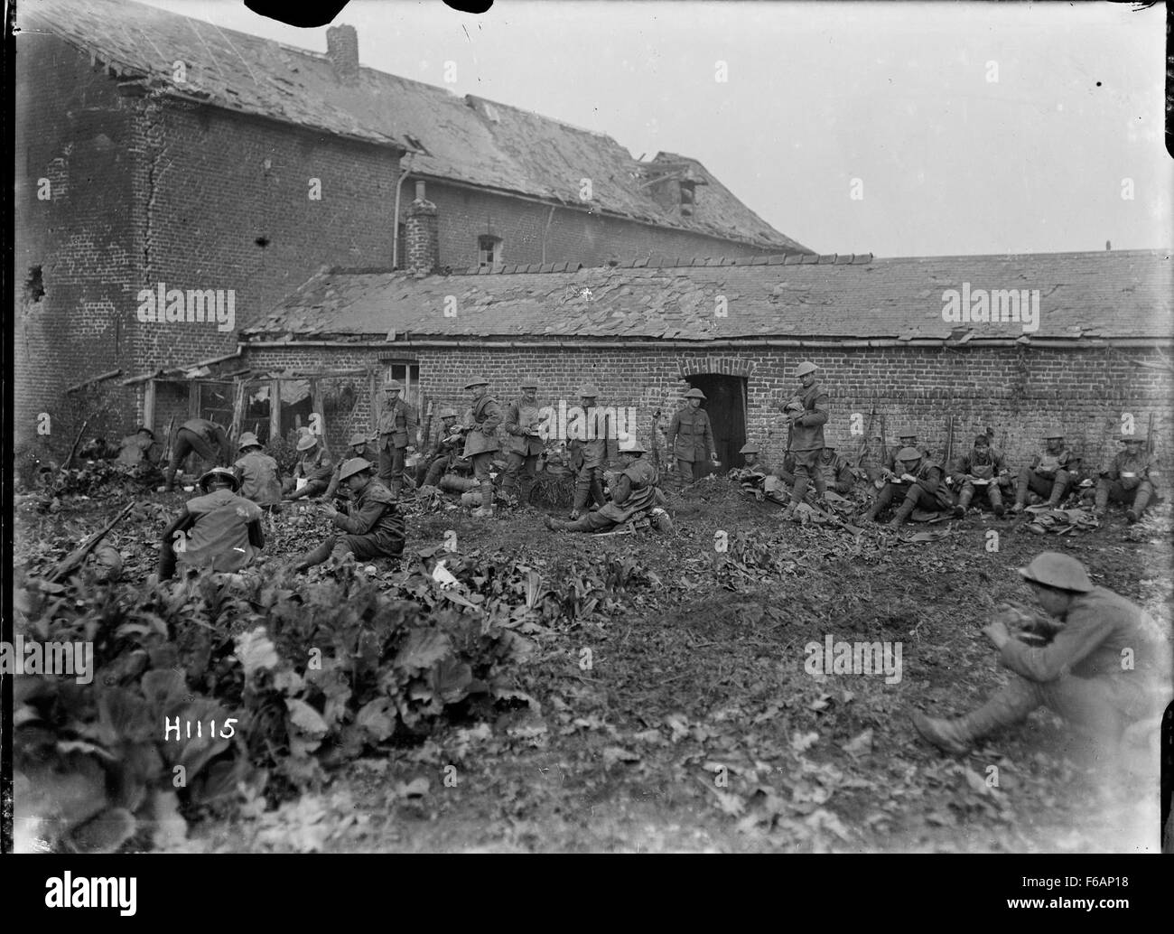 Nuova Zelanda soldati mangiare dopo un attacco nei pressi di Solesmes, Francia, Foto Stock