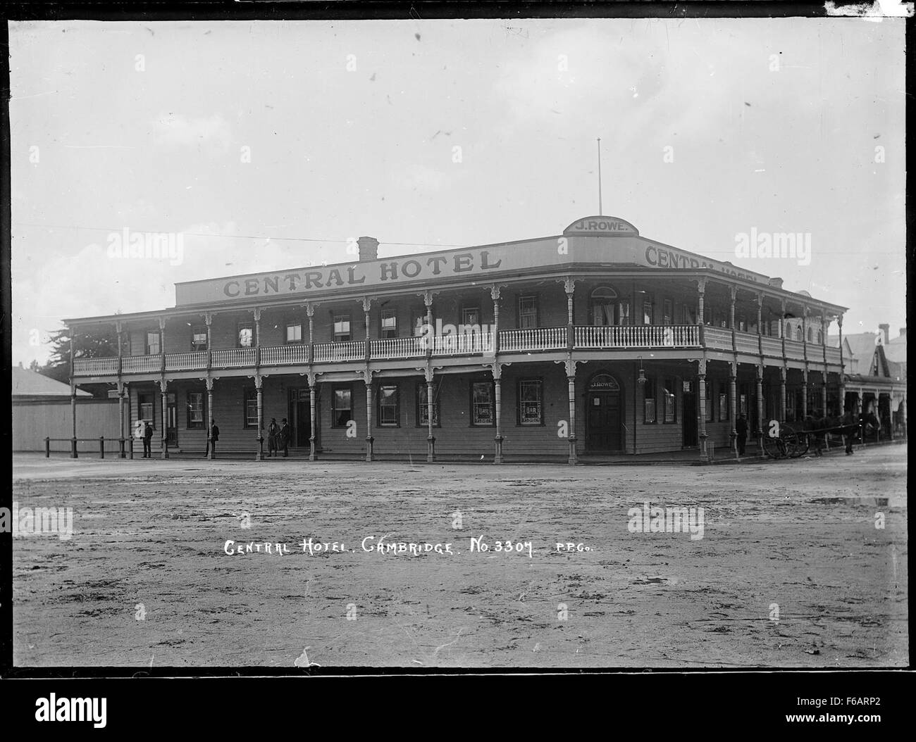 Il Central Hotel di Cambridge è un edificio storico che un tempo era un punto focale per la vita sociale e commerciale della città. Rimane un importante punto di riferimento architettonico e culturale. Foto Stock