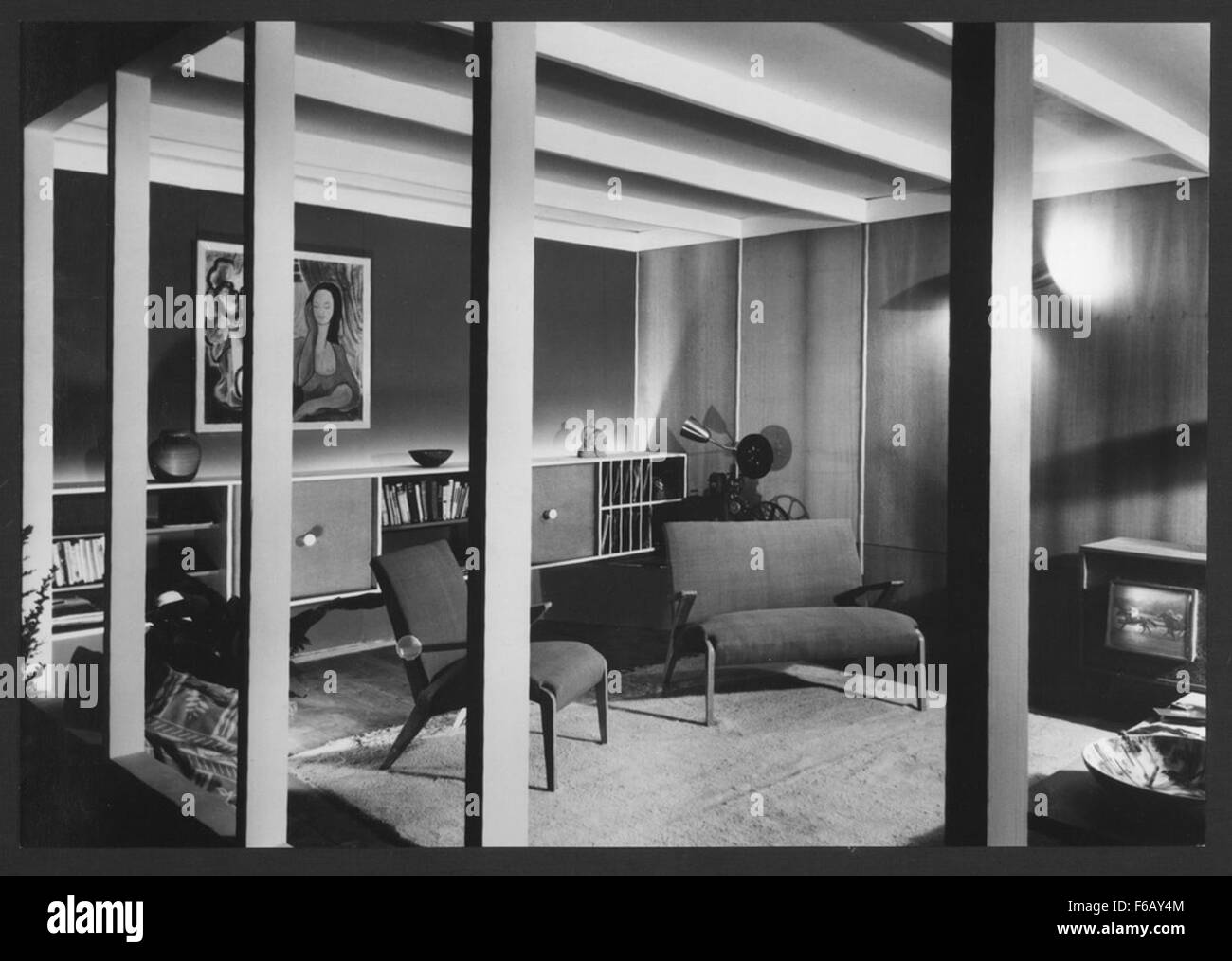 La mostra "House of Tomorrow", tenutasi presso l'Exhibition Building di Melbourne nel 1949, ha presentato progetti innovativi per l'abitare moderno. Questo salone presentava mobili futuristici e concetti di design all'avanguardia dell'era post-bellica. Foto Stock