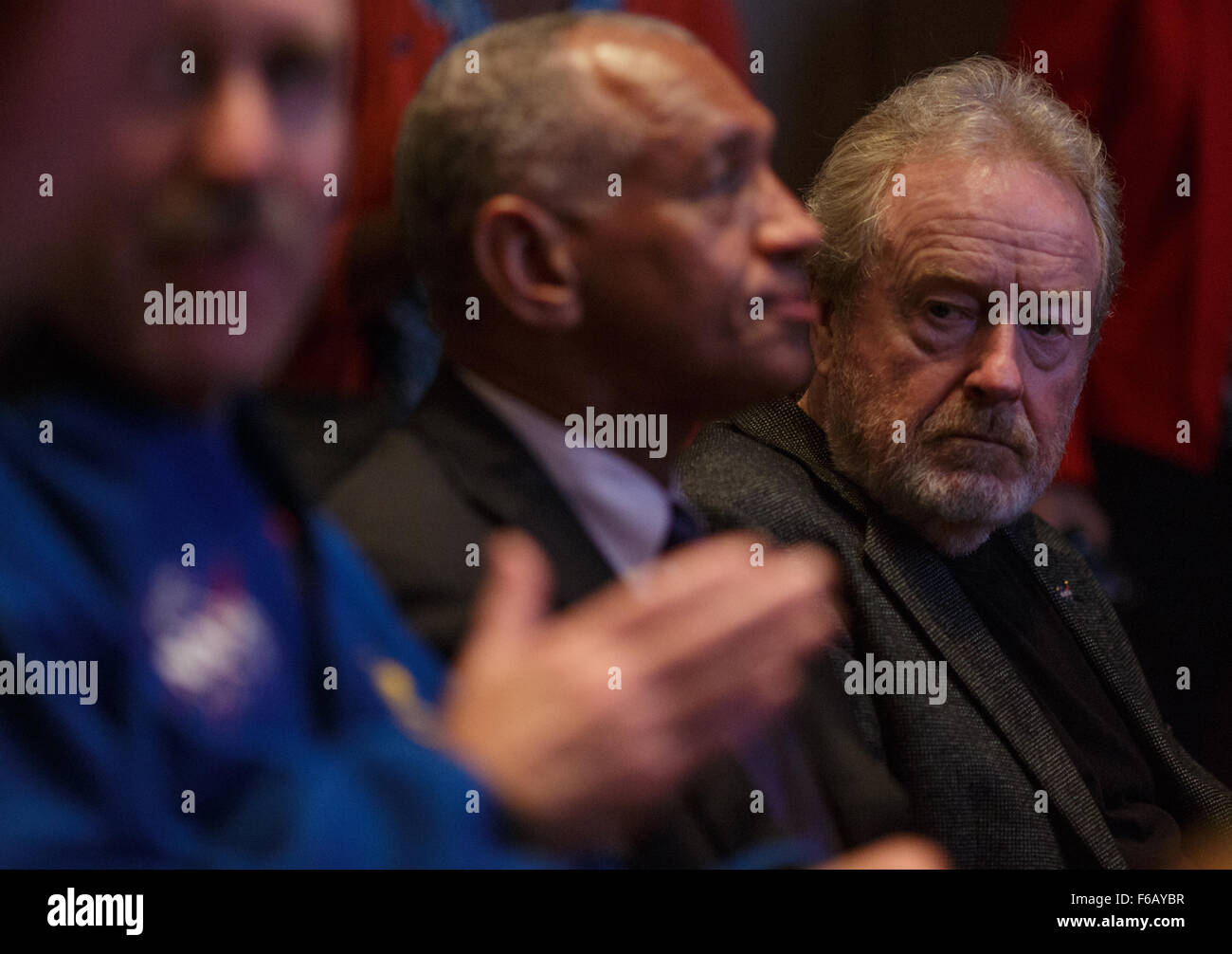 Il direttore Ridley Scott partecipa a una discussione presso la sede della National Geographic Society a Washington, DC, sul viaggio su Marte della NASA e sul film "The Martian", per il quale gli scienziati della NASA sono stati consulenti. Foto Stock