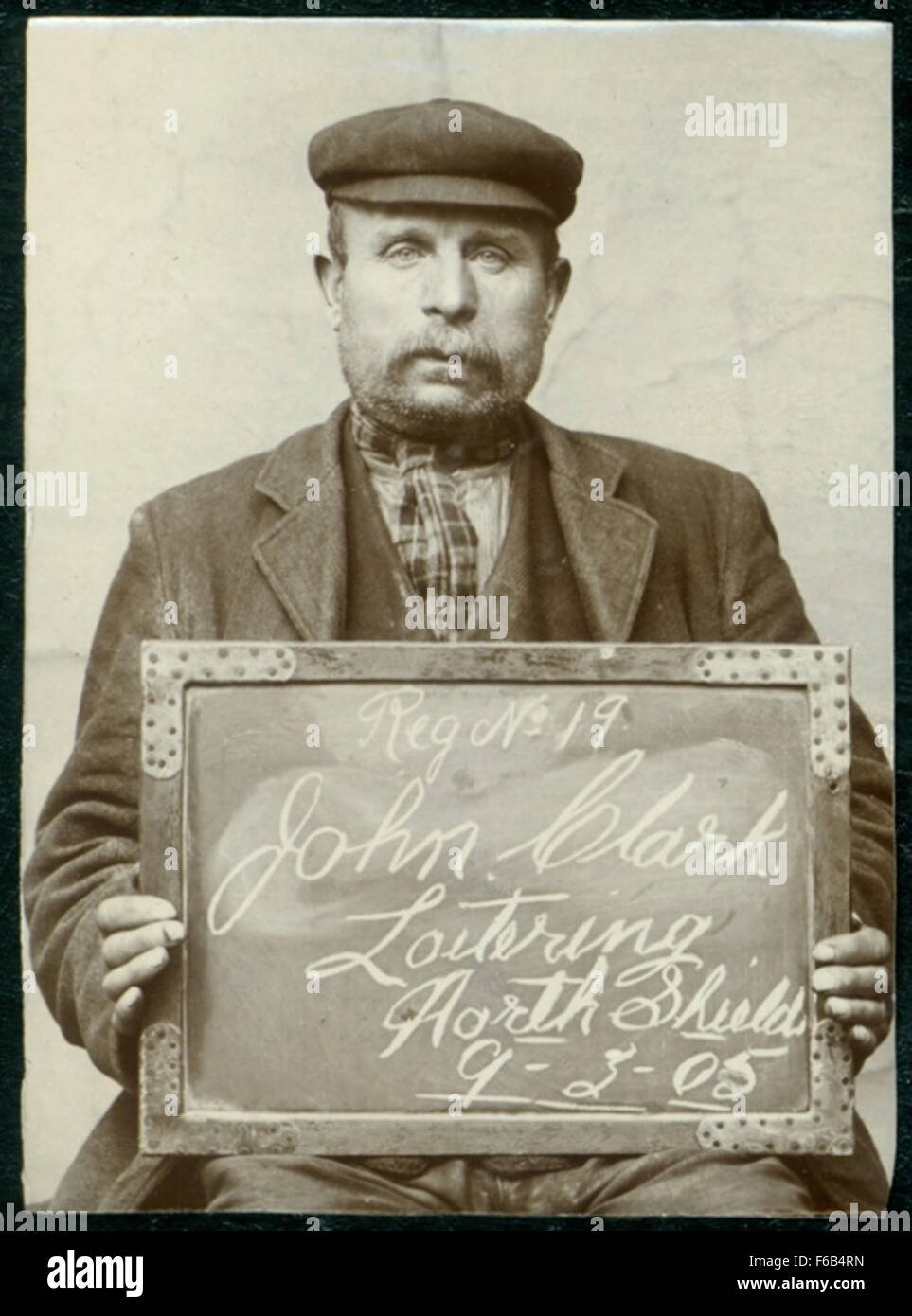 Una fotografia storica del 9 marzo 1905, che mostra volti criminali di North Shields, catturando individui associati ad attività criminali. L'immagine fornisce uno sguardo sulla storia sociale e criminale della Gran Bretagna dei primi anni del XX secolo. Foto Stock