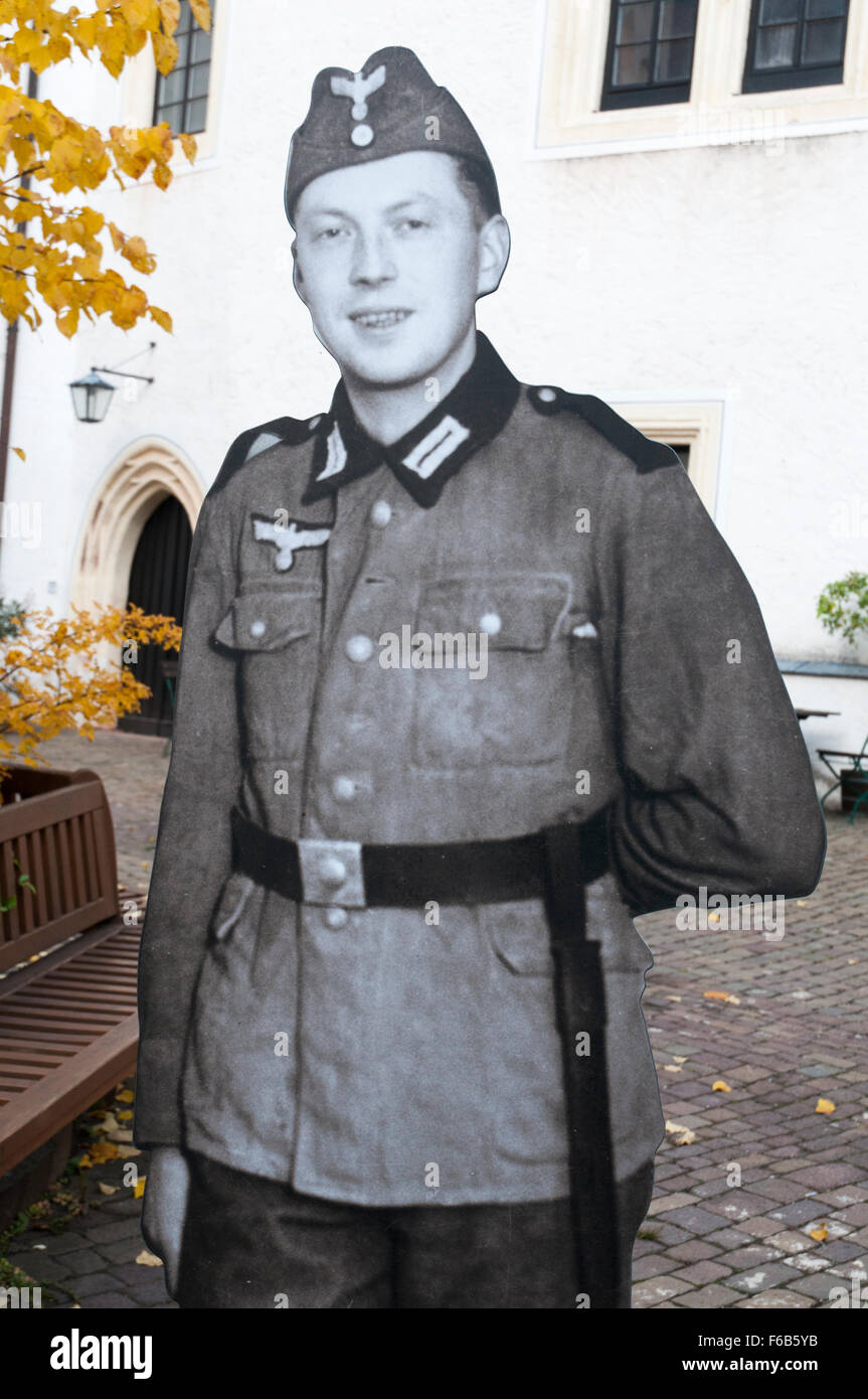 Cut-out del britannico Airey Neave dissimulata come un ufficiale tedesco presso il castello di Colditz, la famosa Seconda Guerra Mondiale campo di prigionia Foto Stock