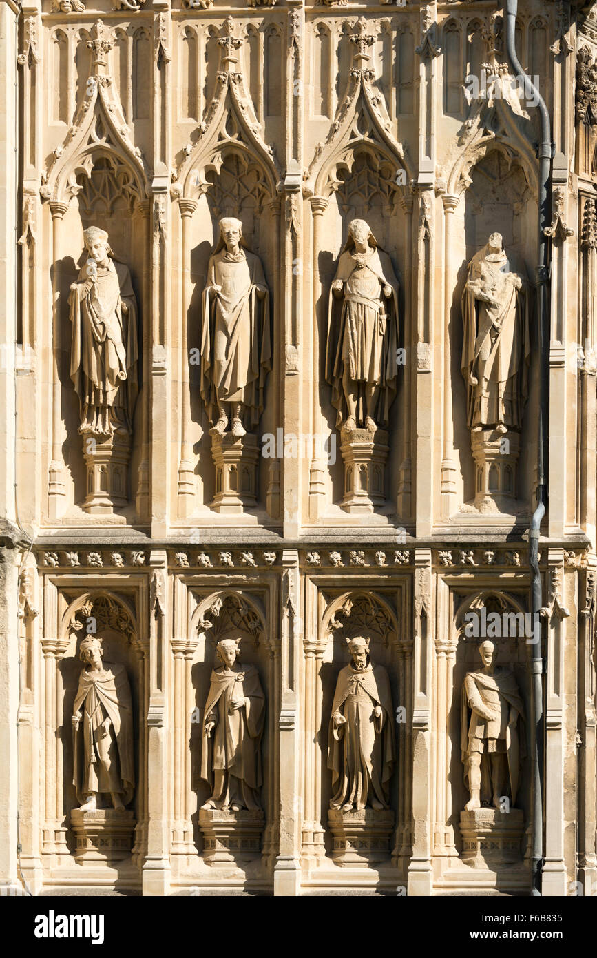 Statue intagliate dal portico sud, Canterbury Cathedral, Canterbury, città di Canterbury, nel Kent, England, Regno Unito Foto Stock