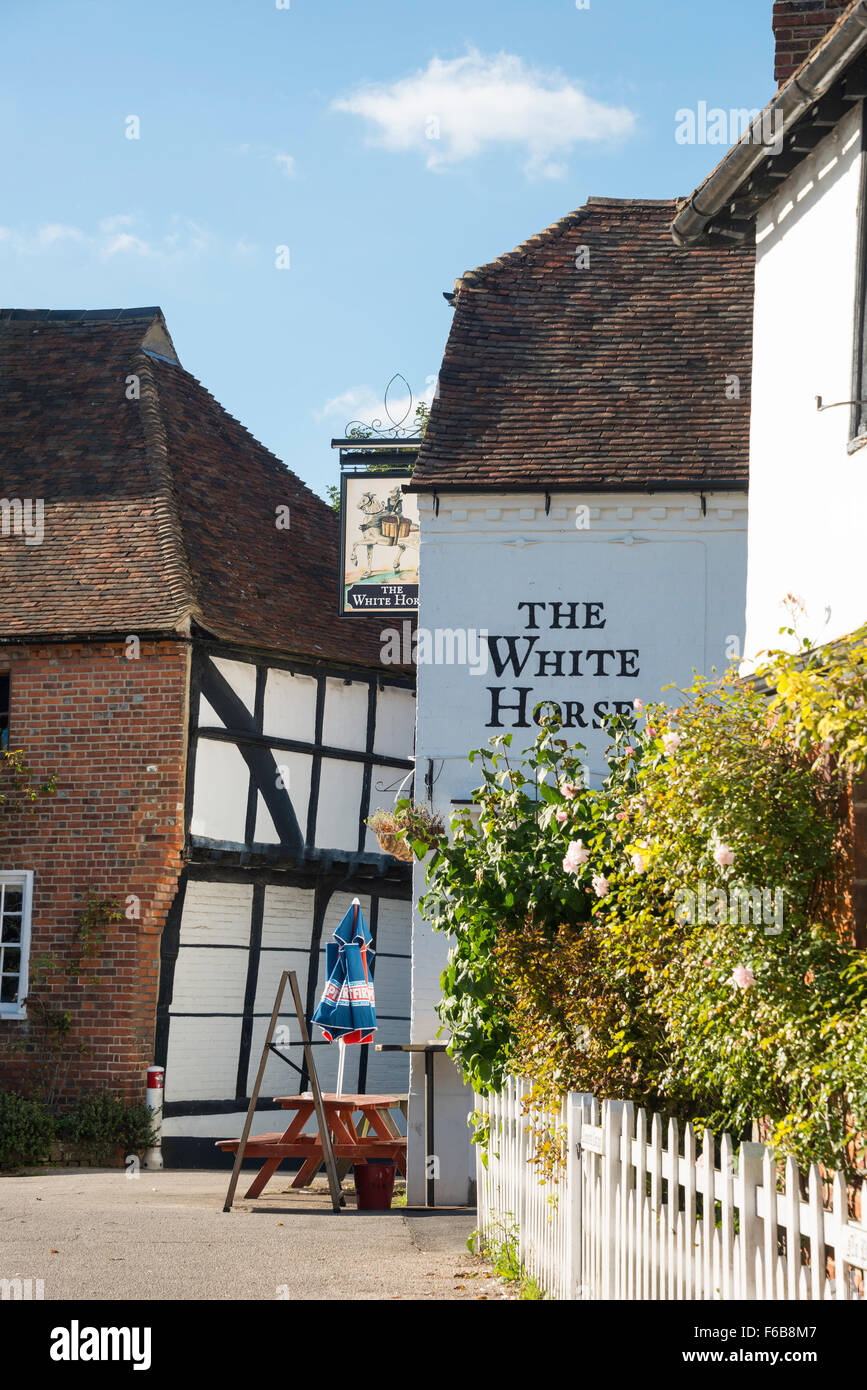 Il White Horse Inn, Chilham Square, Chilham, Kent, England, Regno Unito Foto Stock