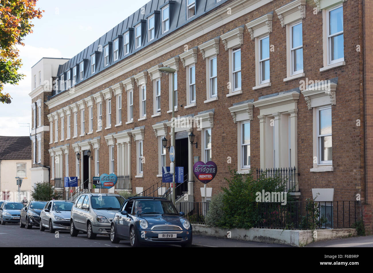 Edificio di appartamenti, Frederick Street, Aldershot, Hampshire, Inghilterra, Regno Unito Foto Stock