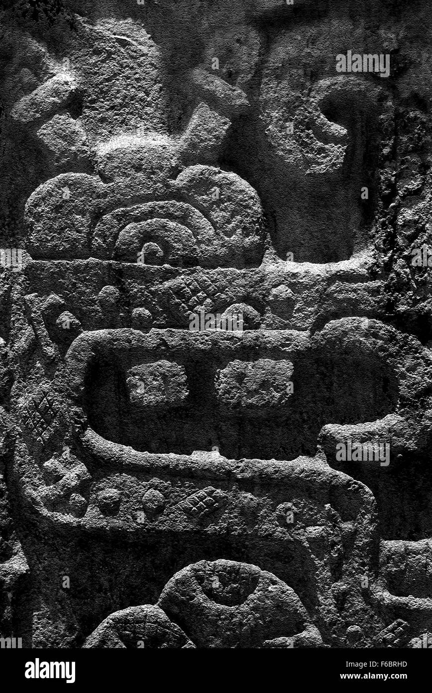 L'incisione astratto nel vecchio tempio di Chichen Itza messico Foto Stock