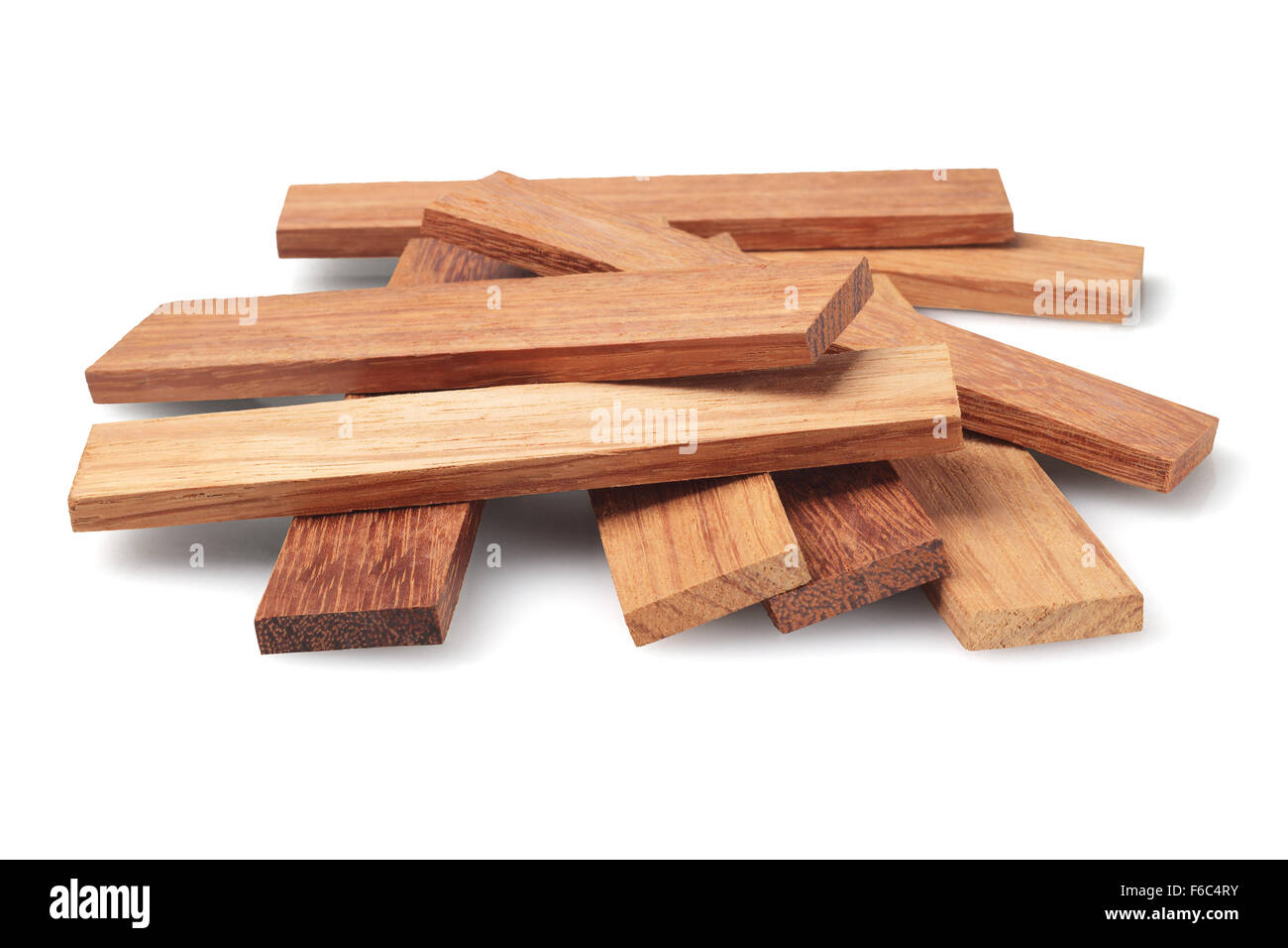 Parquet in legno pezzi su sfondo bianco Foto Stock Parquet in legno pezzi su sfondo bianco Foto Stock