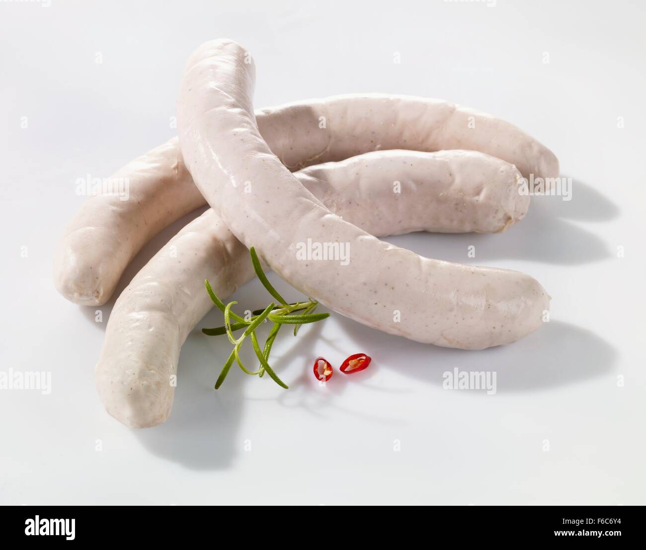 Salsiccie grezze Foto Stock