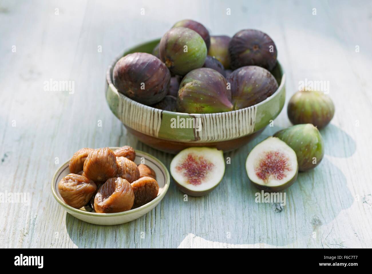 Fichi freschi ed essiccati Foto Stock