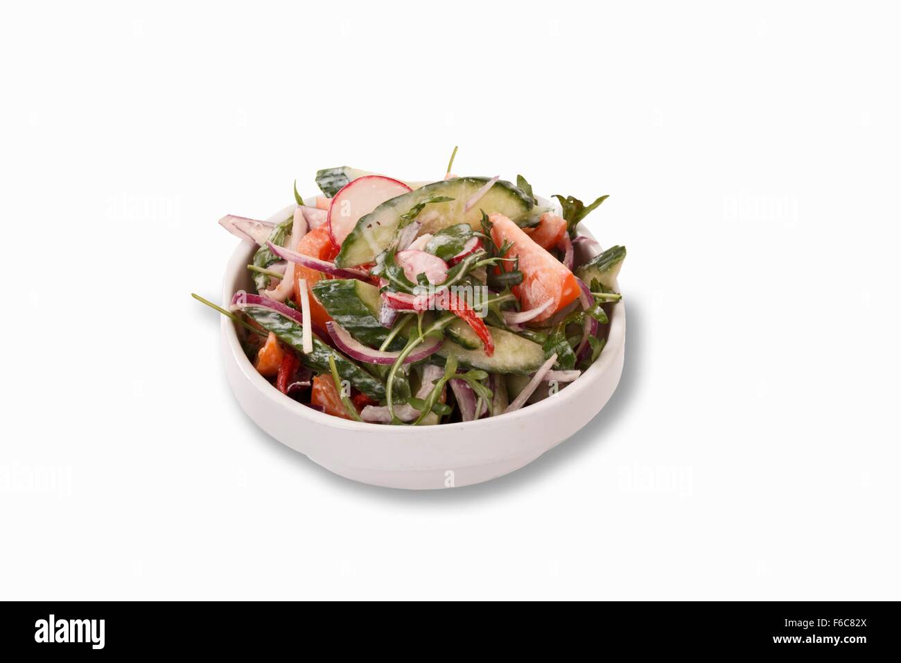 Insalata di verdure con yogurt e senape medicazione Foto Stock