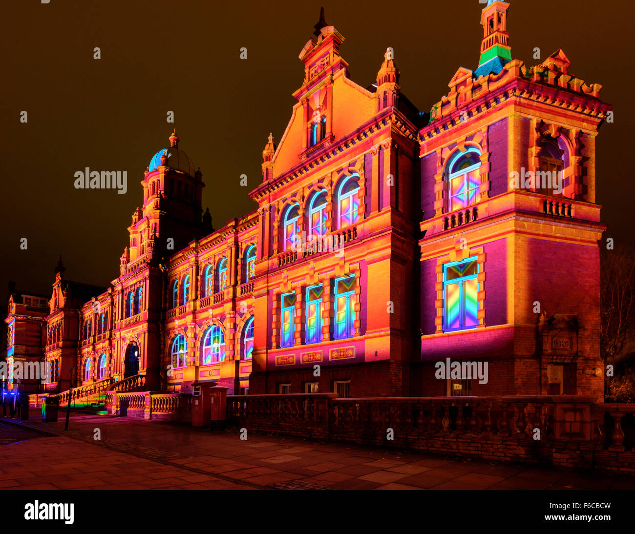 Durham Lumiere 15 Novembre 2015 La Casa Rossa da artista francese Patrice Warrener Foto Stock