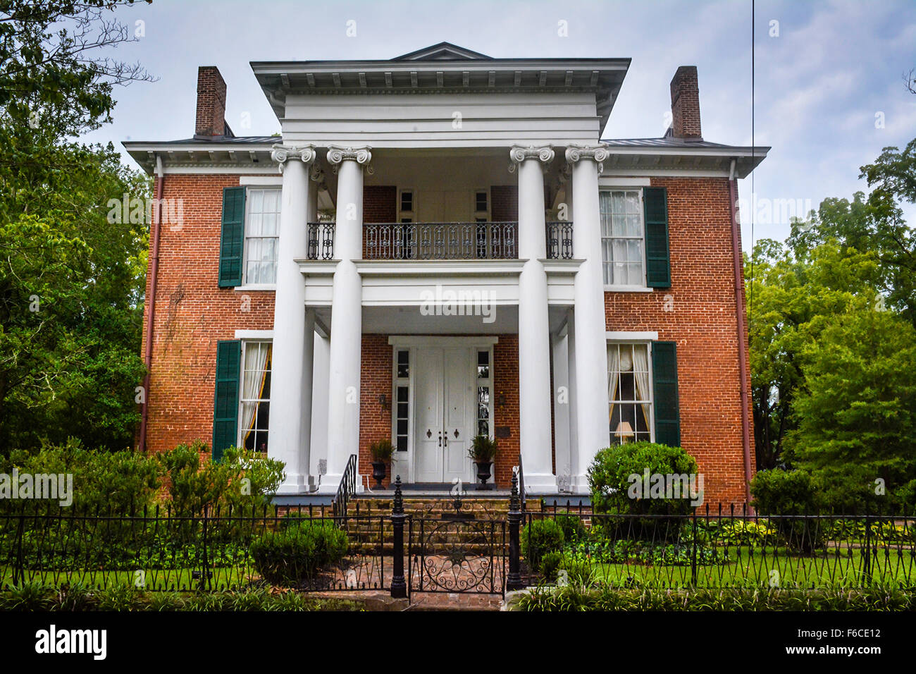 Il 'columns' un storicamente significativo Revival Greco mansion utilizzato come ospedale da Union Army durante la guerra civile, Bolivar, TN Foto Stock
