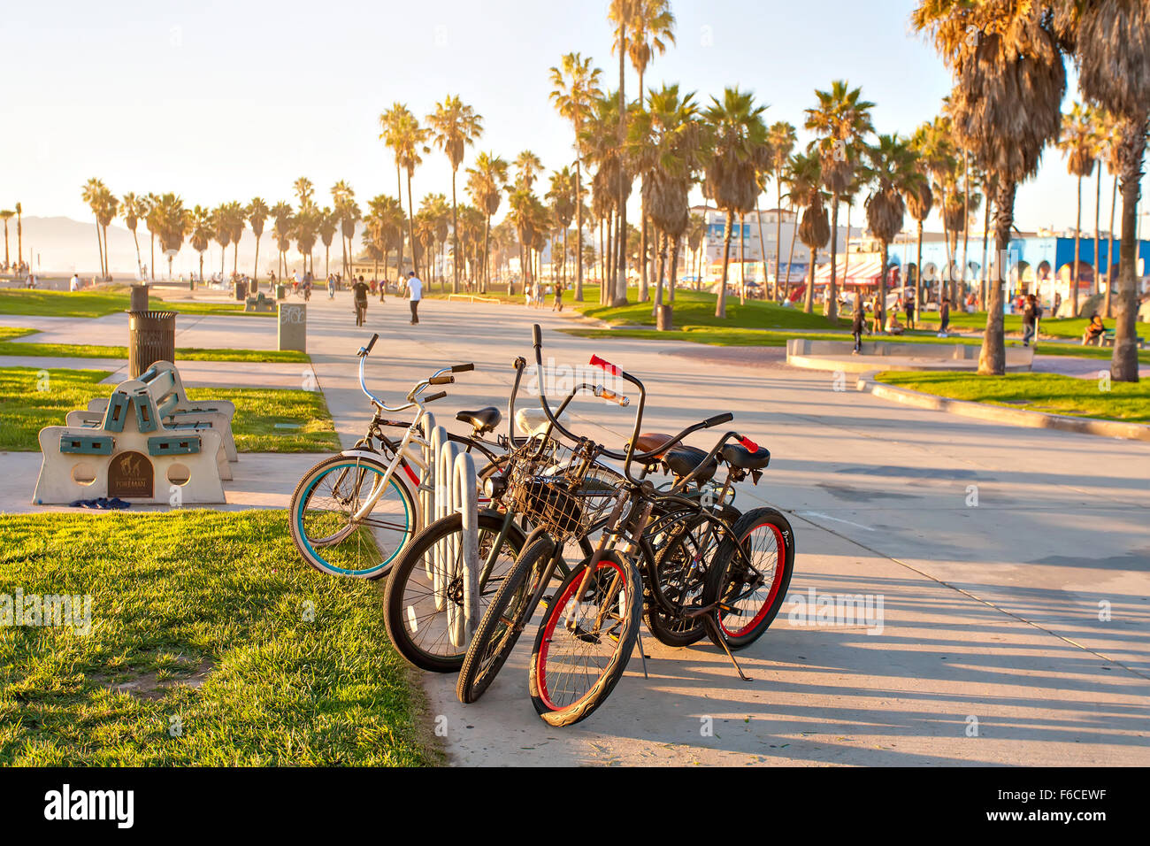 Biciclette a Venice Beach a Los Angeles California Foto Stock