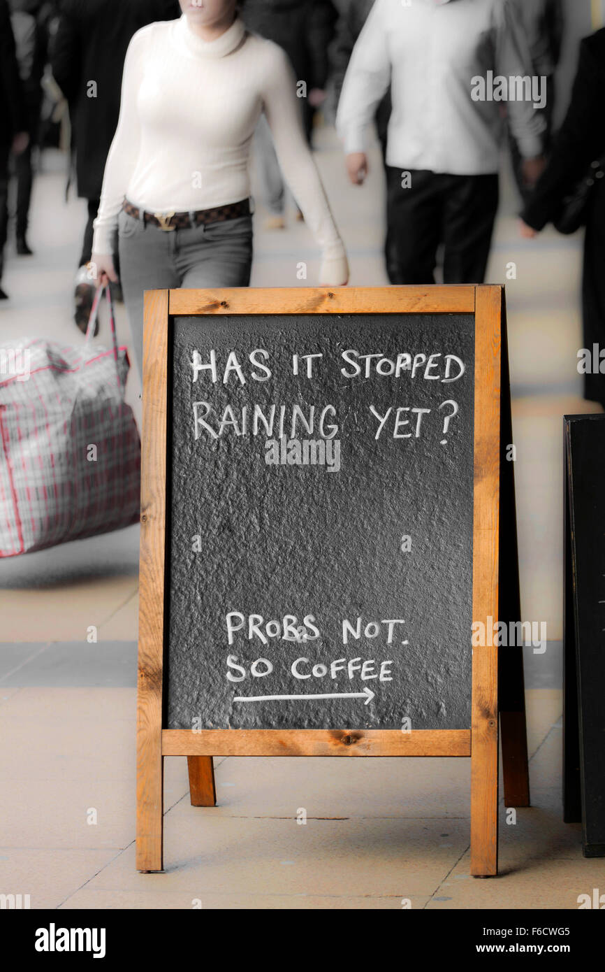 Ha smesso di piovere ancora  Caffè suggerimento un bordo esterno unità al dettaglio Manchester, Regno Unito Foto Stock