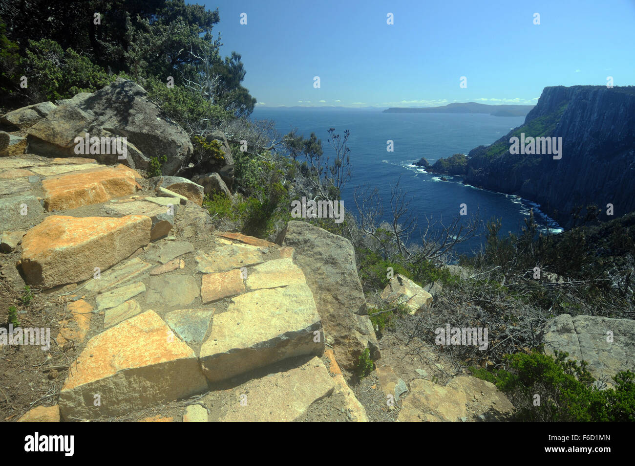 Viste spettacolari dalla tre promontori via avvicina la lama, capo del Pilastro, Penisola Tasmana, Tasmania Foto Stock