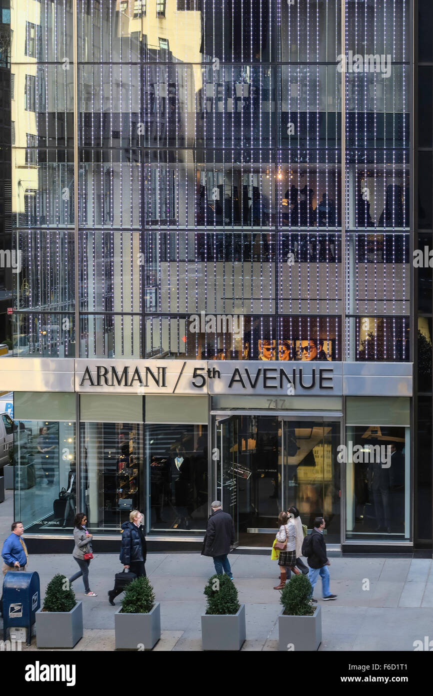 Armani New York/5th Avenue è un negozio di stilisti al dettaglio, Fifth Avenue, New York Foto Stock