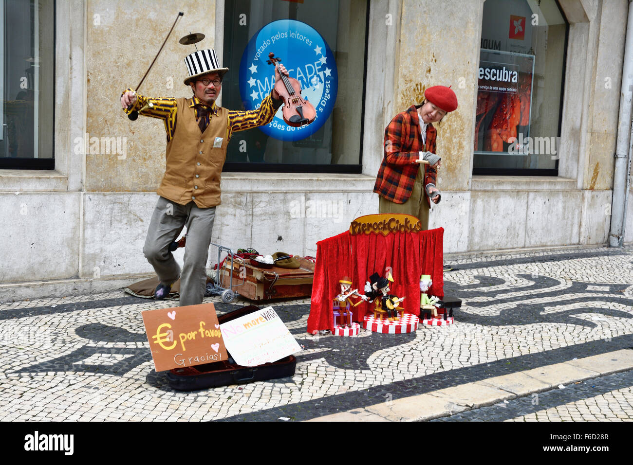 Musicisti di strada. Lisbona. Il Portogallo. Europa Foto Stock