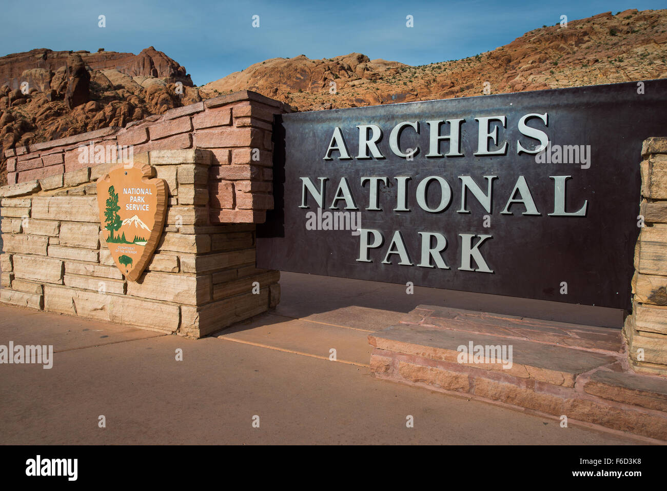 Parco Nazionale di Arches entrata segno Moab Utah STATI UNITI D'AMERICA Foto Stock