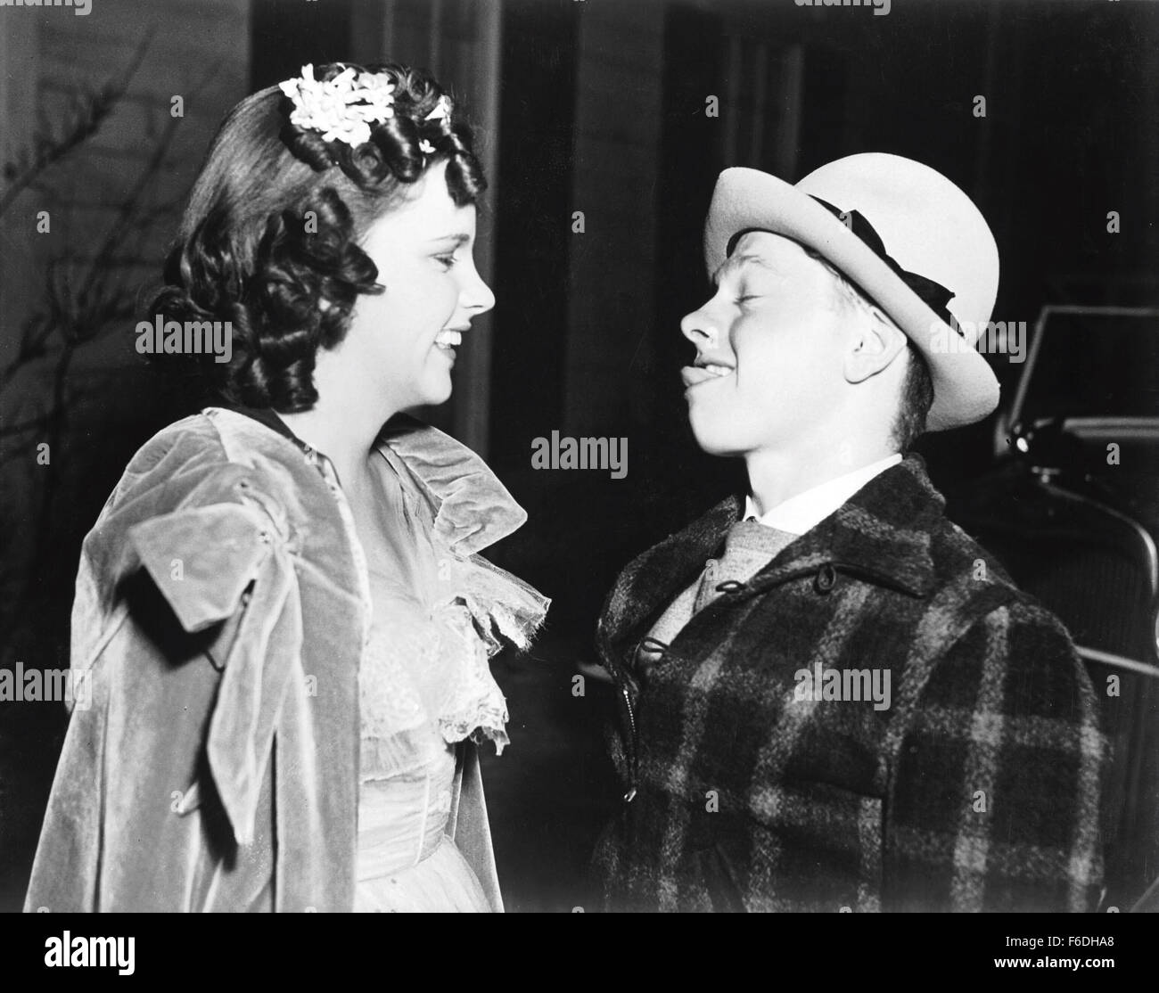 Rilasciato: Lug 22, 1938 - Film originale titolo: amore trova Andy Hardy. Nella foto: Judy Garland, Mickey Rooney. Foto Stock