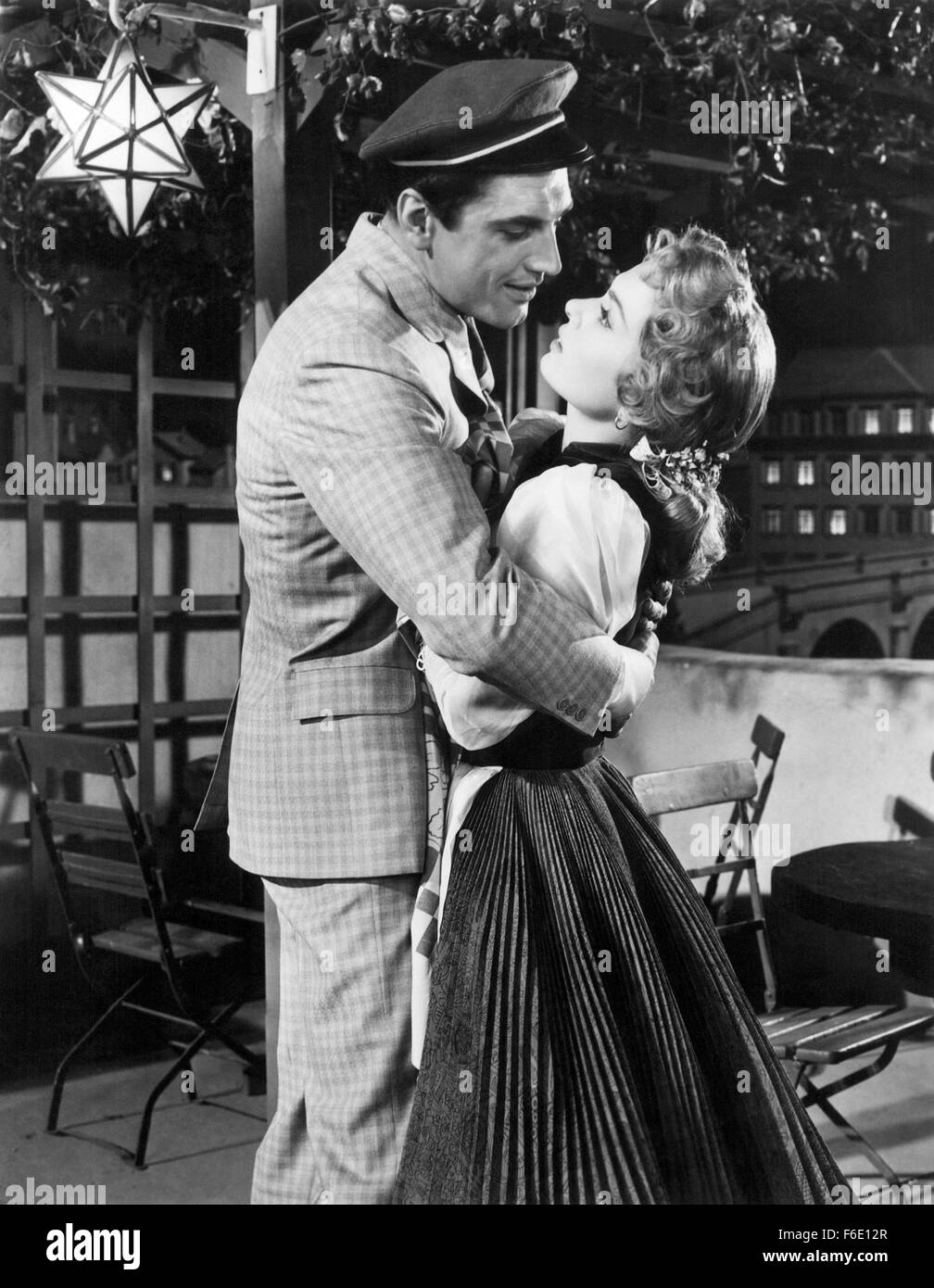 Il 1 gennaio, 1950 - Edmund Purdom e Ann Blyth sul set del film, lo studente Principe, 1954 (credito Immagine: c Glasshouse/Entertainment Immagini) Foto Stock