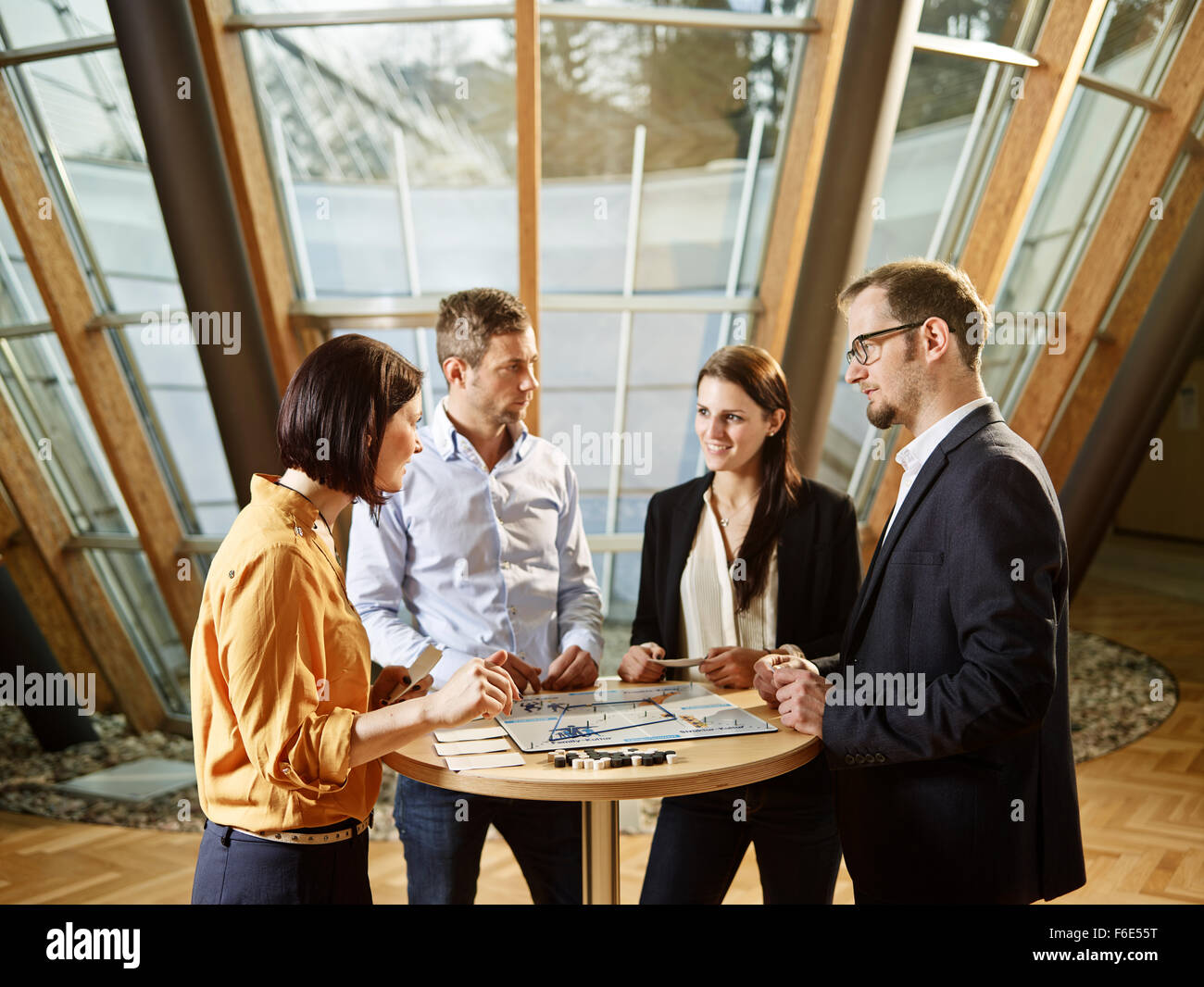 Coaching, workshop, pulmann parlando, la discussione di gruppo leadership training, Kolsass, Tirolo, Austria Foto Stock
