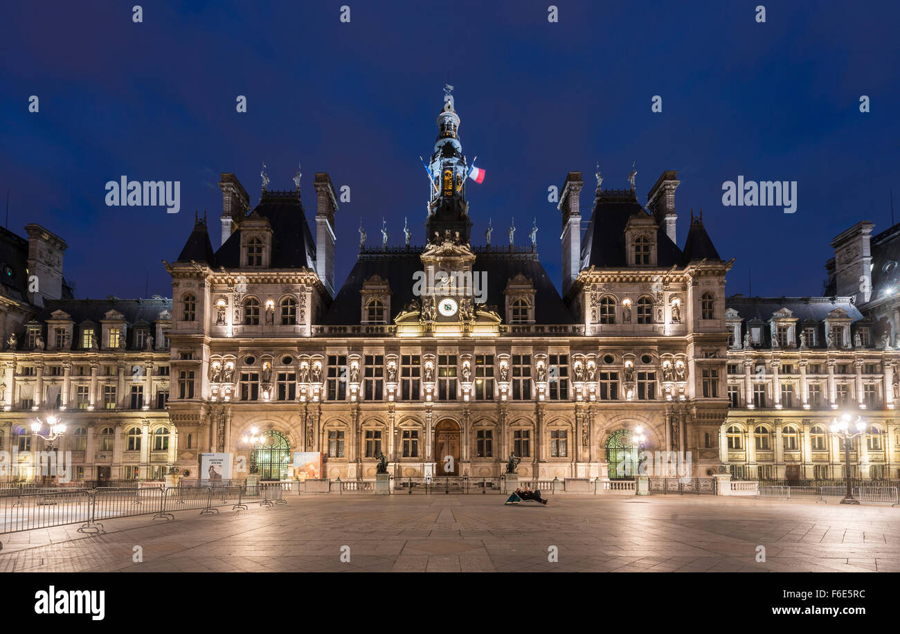 Municipio di notte, l'Hôtel de Ville di Parigi e dell' Ile-de-France, Francia Foto Stock