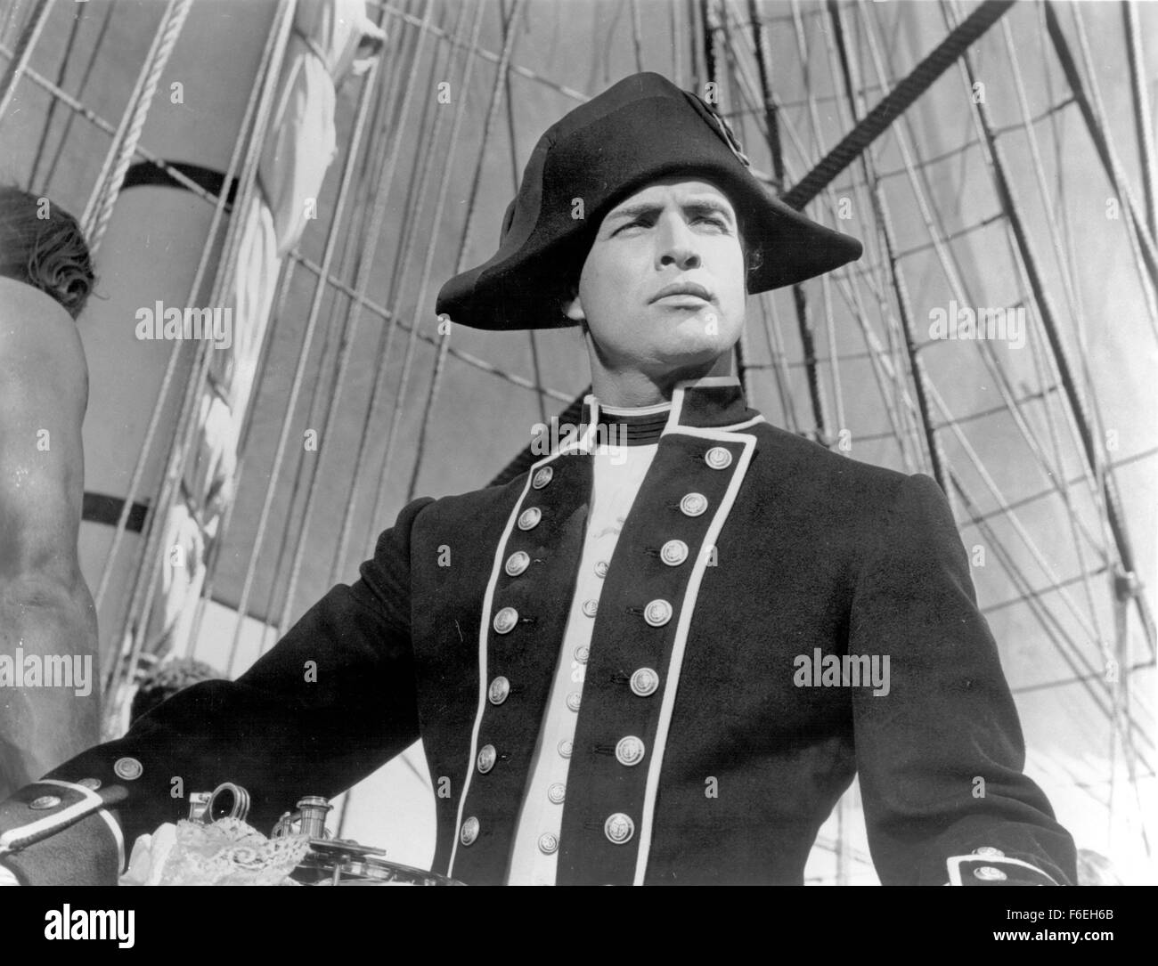 Nov 08, 1962; Los Angeles, CA, Stati Uniti d'America; attore Marlon Brando stelle come 1Lt. Fletcher cristiano di MGM avventura drama, 'Mutiny sul Bounty." diretto da Lewis Milestone. Foto Stock