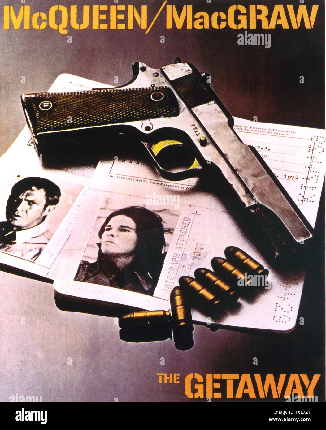 Data di rilascio: dicembre 13, 1972. Il titolo del filmato: The Getaway. STUDIO: Solar Productions. Trama: Doc McCoy è stato concesso parole. La cattura è che lo sceriffo Beynon si aspetta un piccolo favore da McCoy per la sua generosità: rapinare un'altra banca! Beynon non ha veramente intenzione di lasciare McCoy a piedi dopo il colpo e nemmeno co-rapinatore Rudy Butler, ma l'arresto Doc si dimostra un nonnulla difficile. Nella foto: STEVE MCQUEEN come Doc McCoy (immagine di credito: Intrattenimento foto) Foto Stock