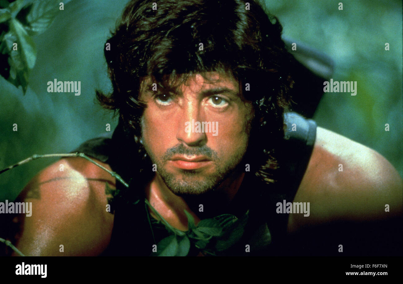 Feb 05, 1982; Hollywood, CA, Stati Uniti d'America; Sylvester Stallone stelle come John J. Rambo in azione avvincente dramma "Rambo: primo sangue" diretto da Ted Kotcheff. Foto Stock