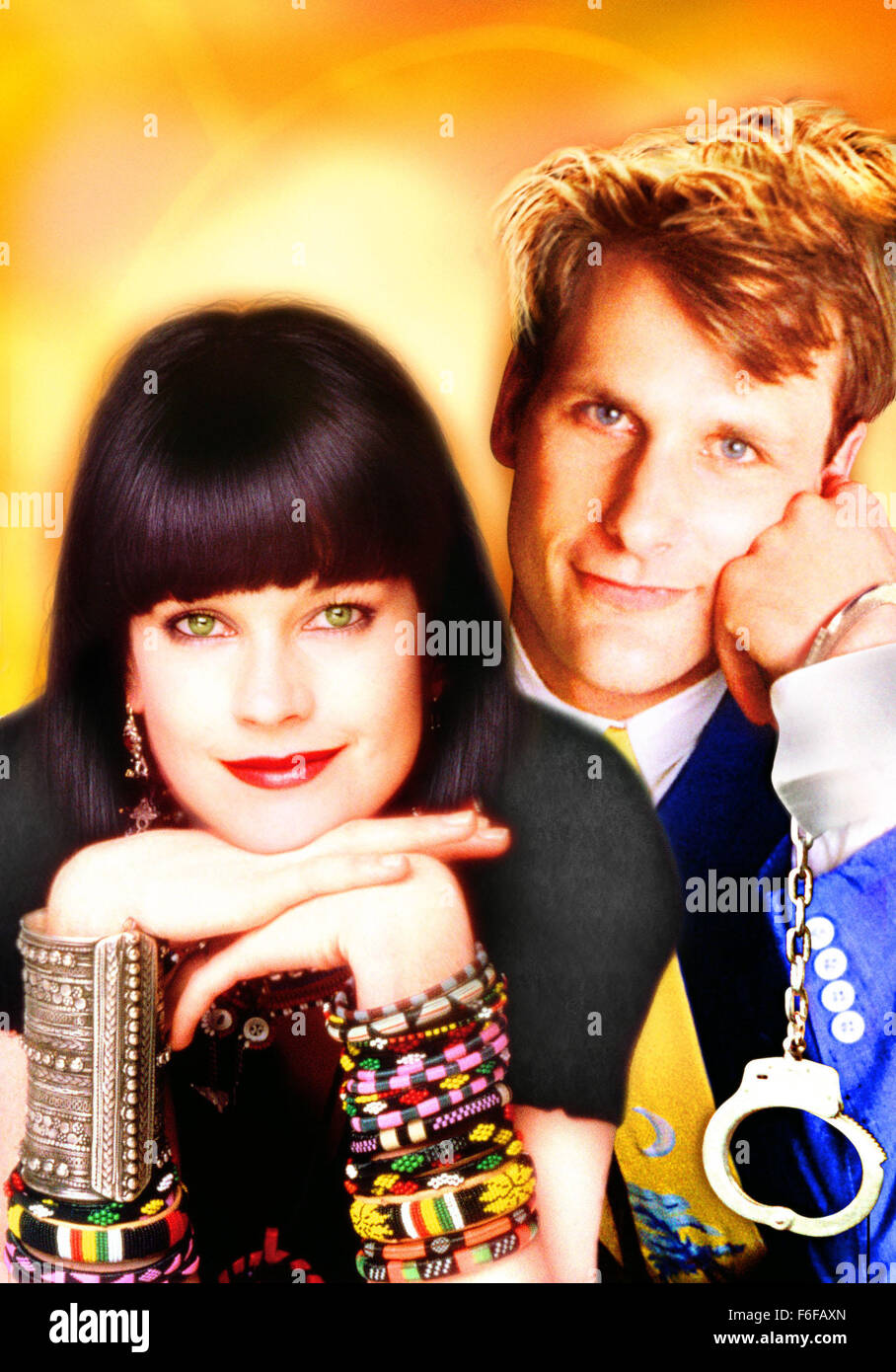 Data di rilascio: novembre 7, 1986 il titolo del filmato: Qualcosa di Wild direttore: Jonathan Demme STUDIO: Religiosa Primitiva Trama: un libero-spirited donna ''rapisce'' un ragazzo per un fine settimana di avventura. Ma il divertimento prende rapidamente una svolta pericolosa quando il suo ex-marito trusty mostra fino nella foto: Melanie Griffith come Lulu e Jeff Daniels come Charles (credito Immagine: c Orion Immagini/Foto Intrattenimento) Foto Stock