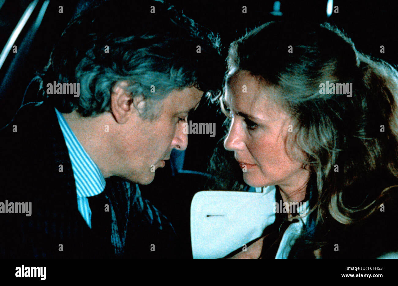 Sep 12, 1989; Hollywood, CA, Stati Uniti d'America; Jacques Perrin come adulto Salvatore e Brigitte Fossey come adulto Elena nel dramma ''Cinema Paradiso" diretto da Giuseppe Tornatore. Foto Stock