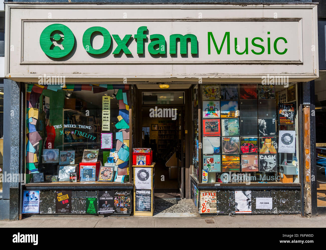 Oxfam Music Charity Thrift Shop, Byres Road, Glasgow, Scozia, Regno Unito Foto Stock