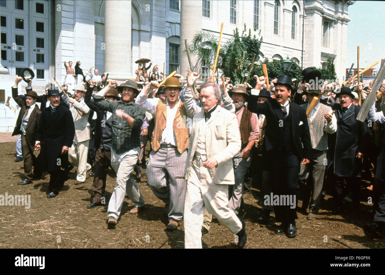 Data di rilascio: 3 luglio 1999. Il titolo del filmato: Vendetta. STUDIO: Home Box Office (HBO). Trama: . Nella foto: BRUCE DAVIDSON come Thomas Semmes. Foto Stock