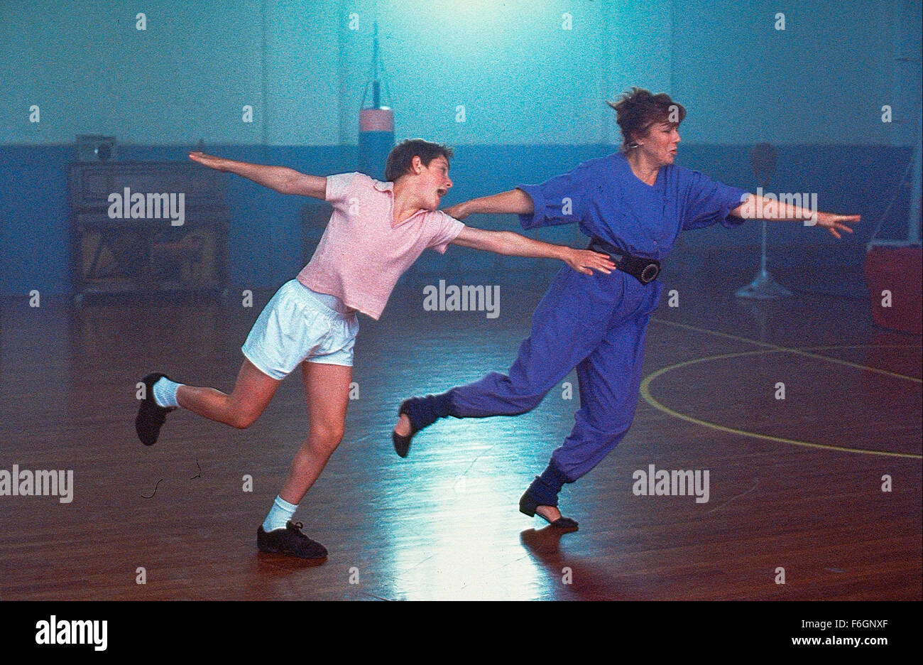 Data di rilascio: 12 ottobre 2000. Il titolo del filmato: Billy Elliot. STUDIO: BBC Films. Trama: sullo sfondo del 1984 del minatore sciopero, Billy Elliot è un ragazzo di 11 anni che inciampa fuori del pugilato ring e sul pavimento di balletto. Egli affronta molte prove e trionfa come egli si sforza di conquistare la sua famiglia impostare modi, conflitto interno e di stare sulle sue dita. Nella foto: Jamie Bell come Billy Eliot. (Credito Immagine: c BBC Films/Entertainment Immagini) Foto Stock