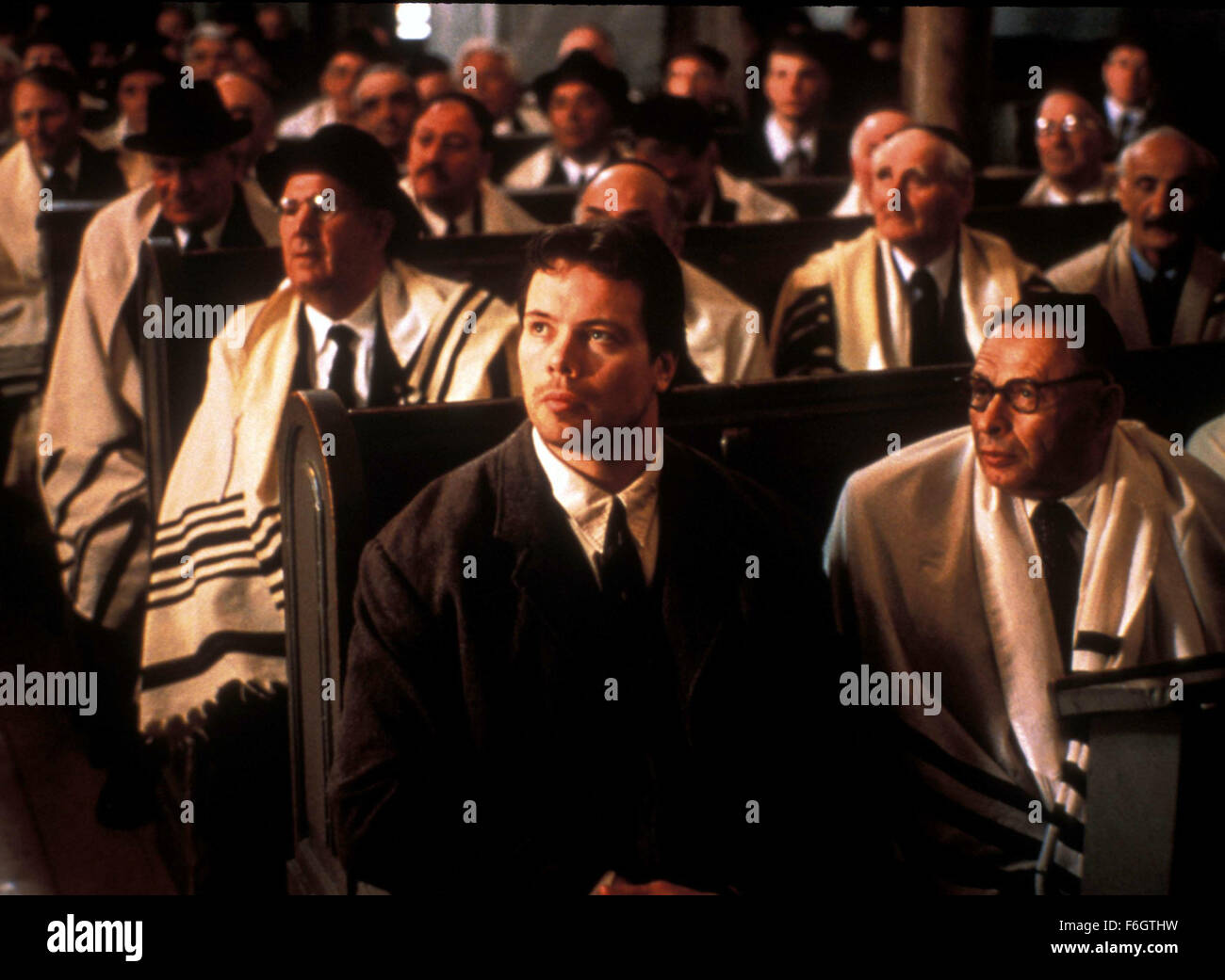 Mar 02, 2001; Hollywood, CA, Stati Uniti d'America; JOUKU AHOLA stelle come Zishe Breitbart nel dramma "invincibile' diretto da Werner Herzog. Foto Stock