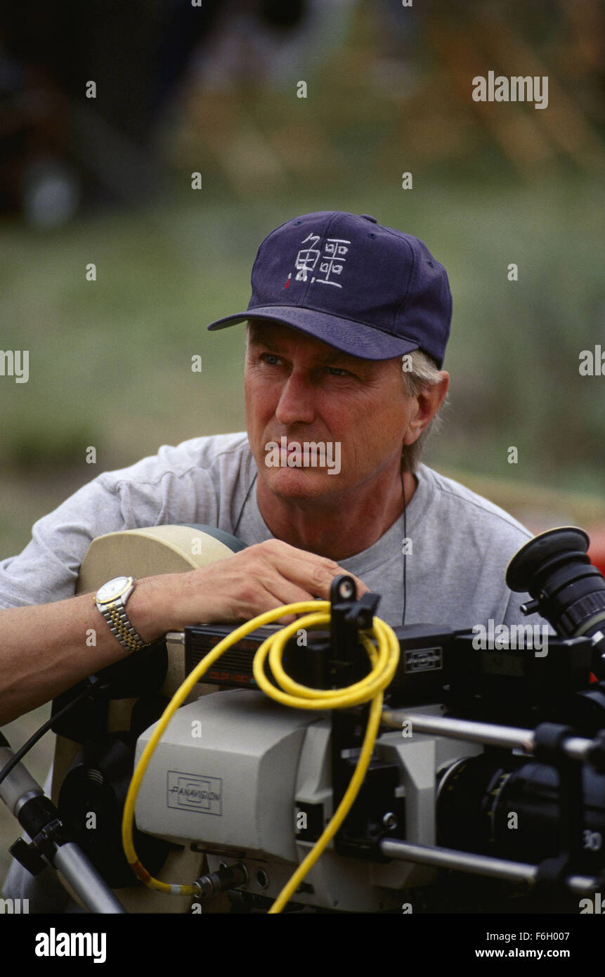 30 nov. 2001; Brooks, Alberta , Canada; Direttore Steve MINER sul set di "Texas Rangers.". Foto Stock